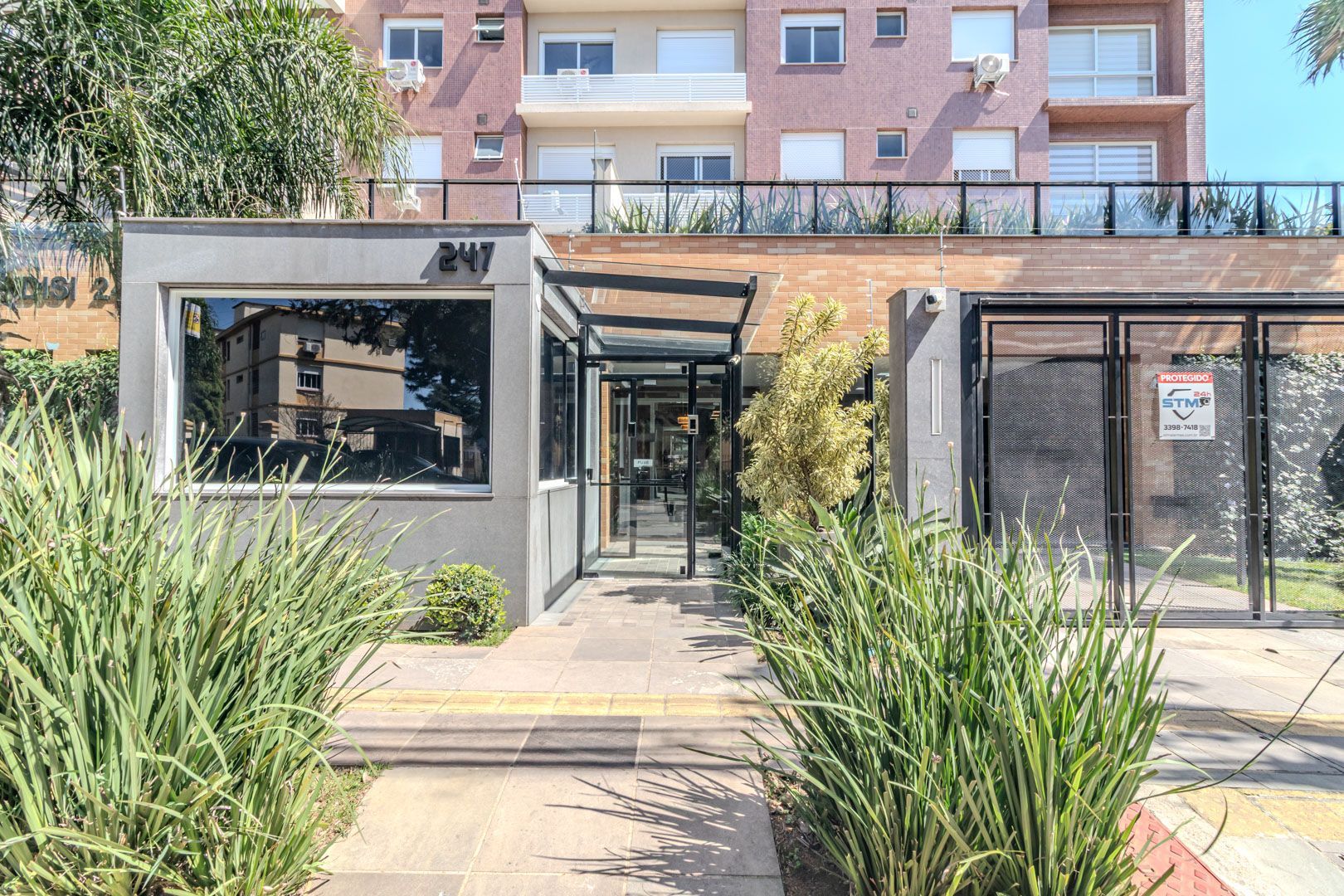 Apartamento Garden Espetacular: Pátio Privativo, Conforto Térmico e Sol na Medida Certa!