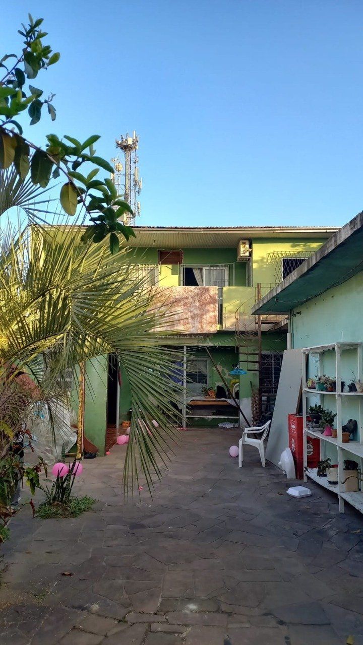 Casa à venda com 4 quartos, 331m² - Foto 4