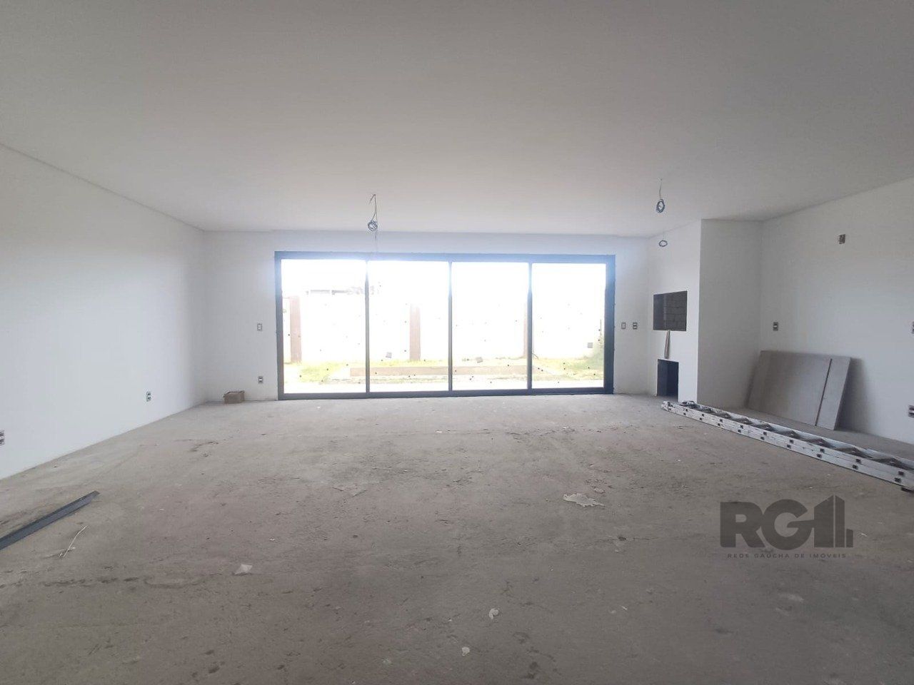 Casa de Condomínio à venda com 4 quartos, 361m² - Foto 3