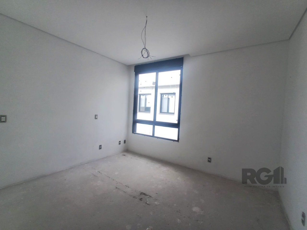 Casa de Condomínio à venda com 4 quartos, 361m² - Foto 2
