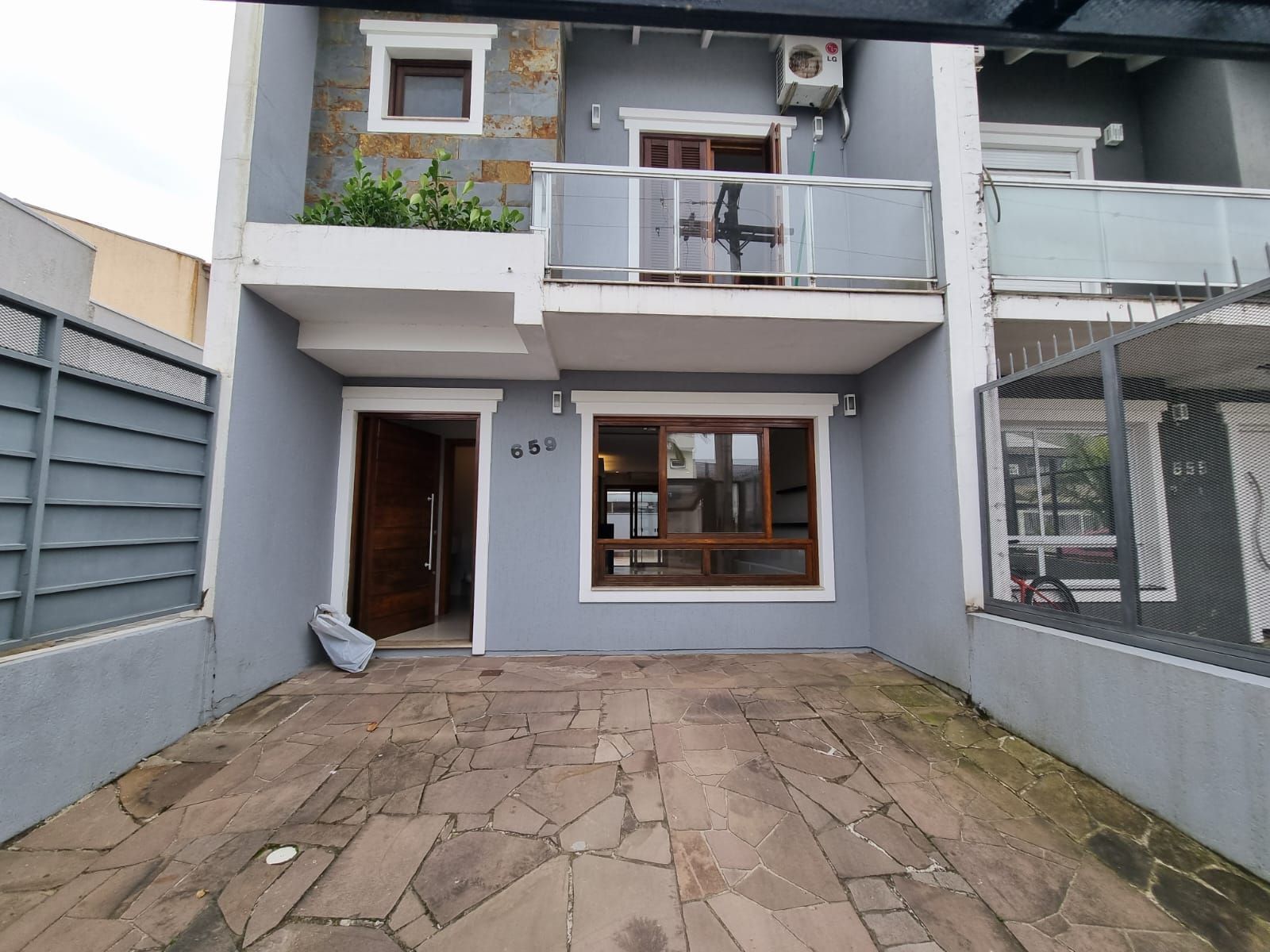 Casa 3 Dormitórios / Pátio com Churrasqueira / Jardins do Prado