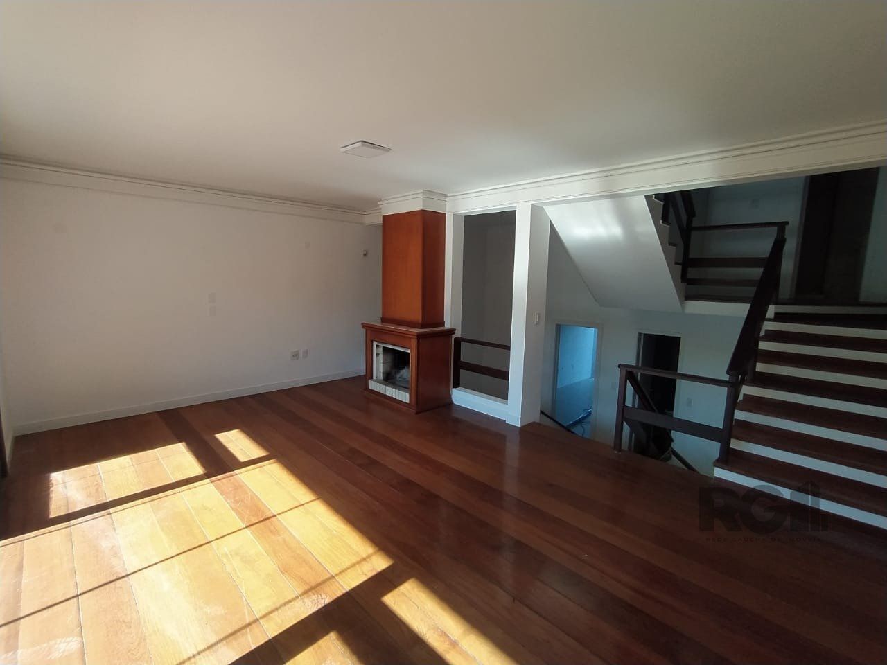 Casa de Condomínio à venda com 3 quartos, 241m² - Foto 3