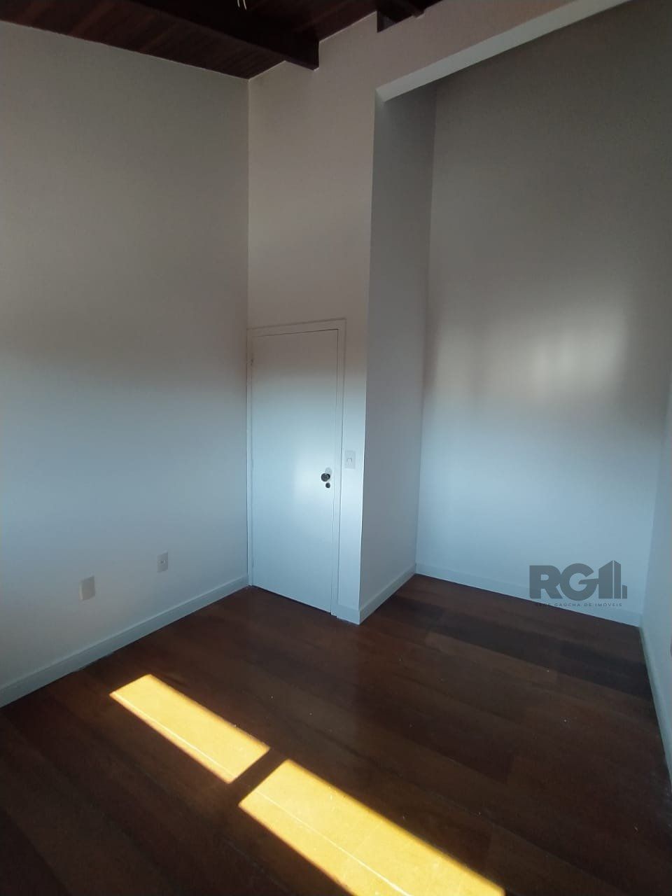 Casa de Condomínio à venda com 3 quartos, 241m² - Foto 6