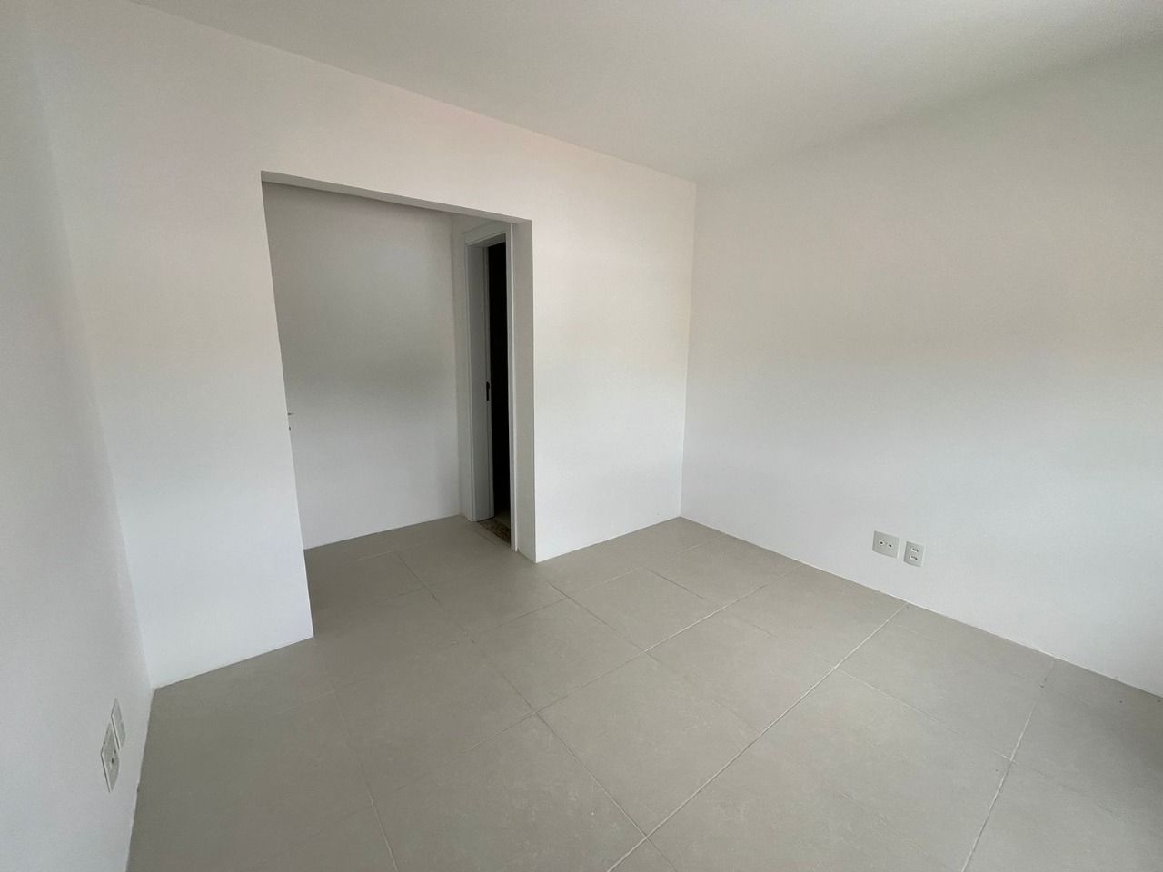 Apartamento à venda com 2 quartos, 74m² - Foto 2