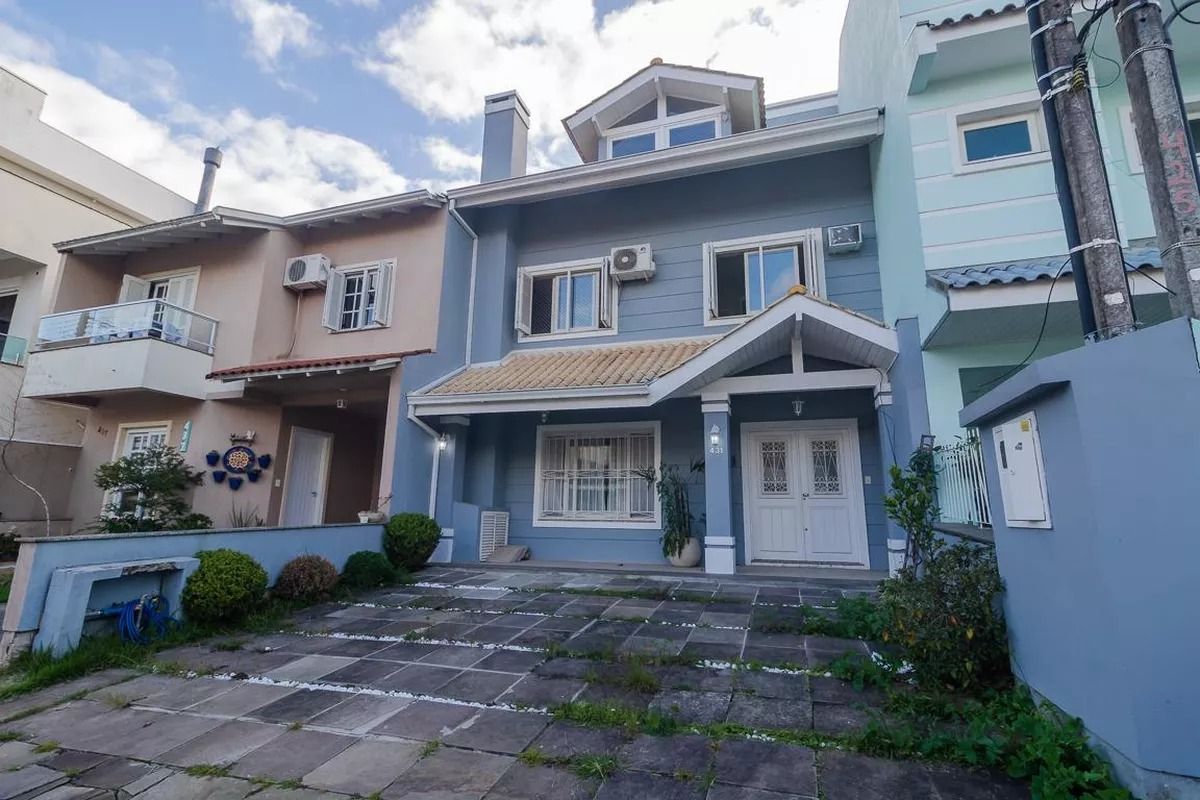 Casa de Condomínio à venda com 140m², 3 quartos, 1 suíte, 2 vagas no bairro Hípica em Porto Alegre