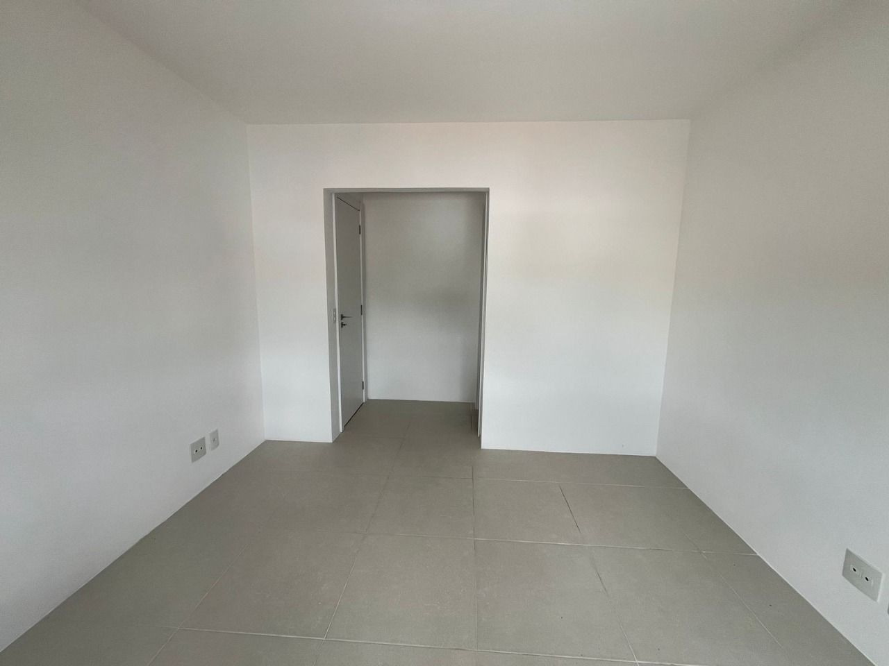 Apartamento à venda com 2 quartos, 74m² - Foto 3