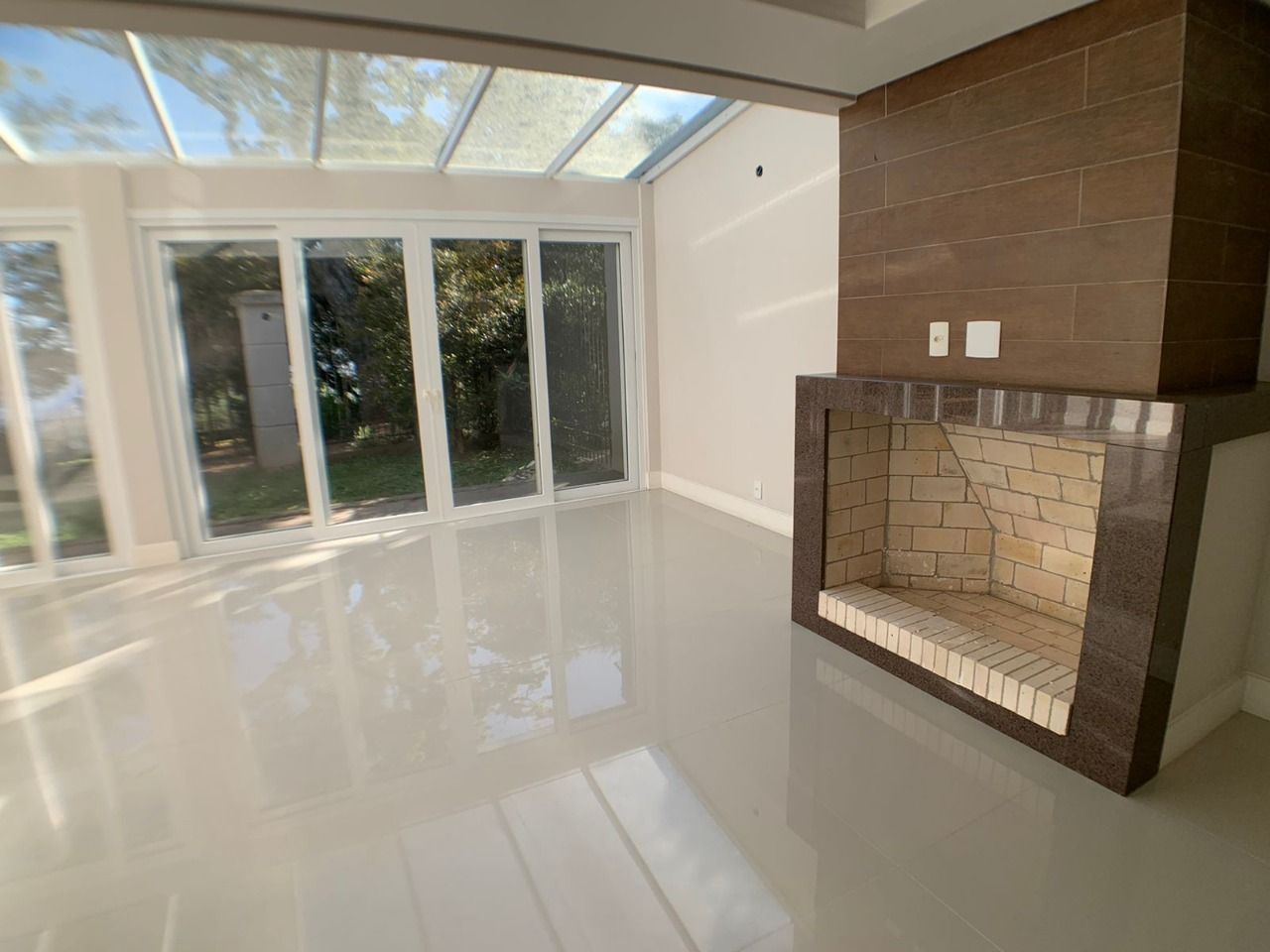 Casa de Condomínio à venda com 3 quartos, 343m² - Foto 1
