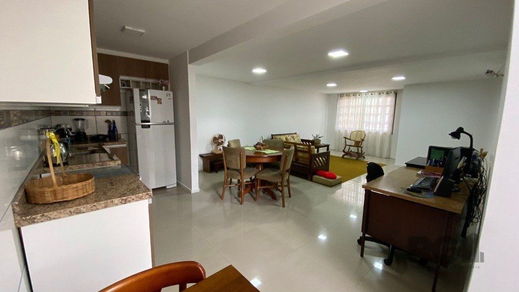 Casa à venda com 2 quartos, 150m² - Foto 4