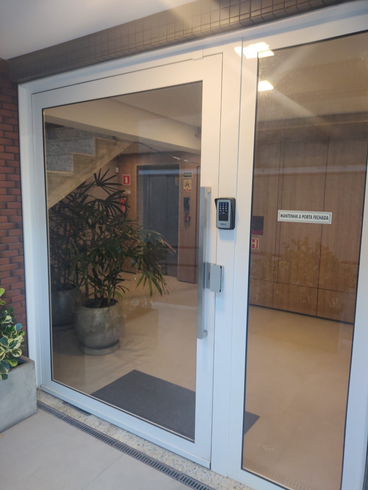 Apartamento à venda com 2 quartos, 65m² - Foto 4