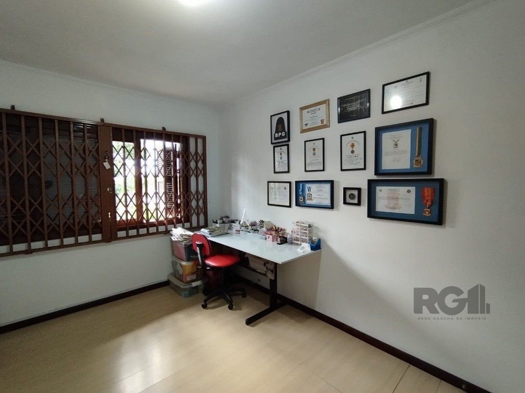 Casa à venda com 3 quartos, 232m² - Foto 9