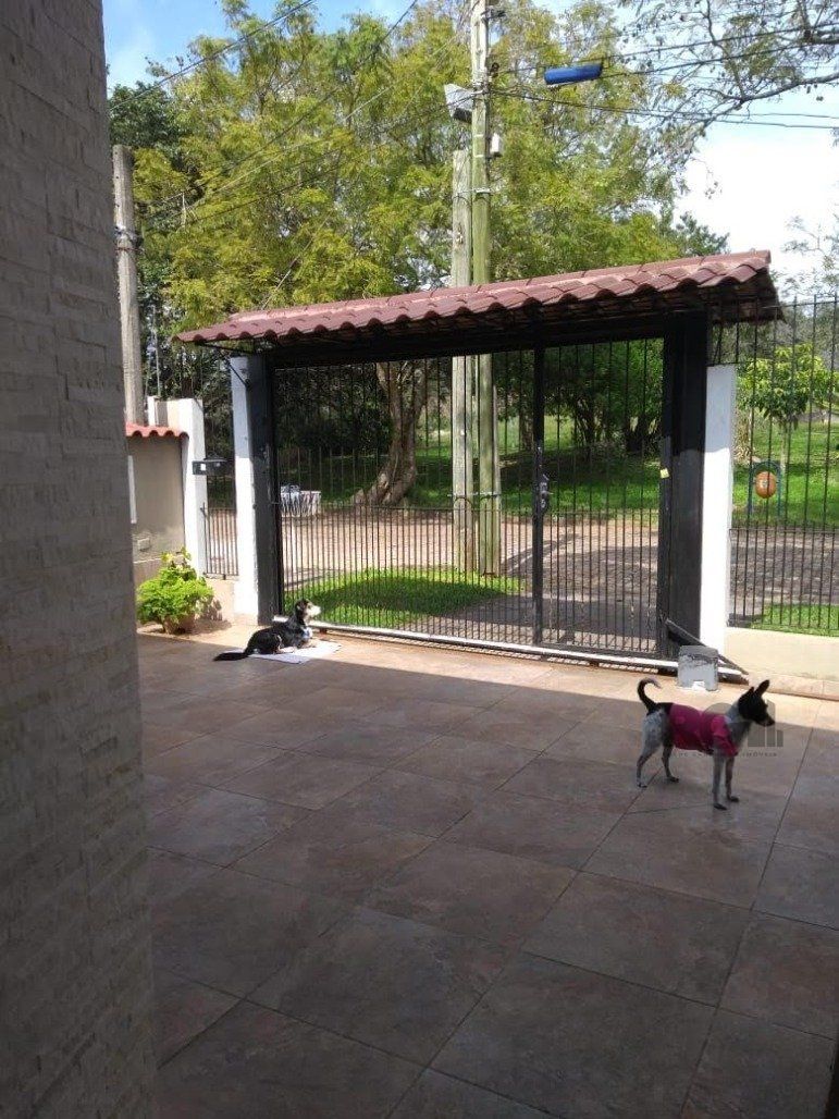 Casa 4 dormitórios no bairro Ipanema