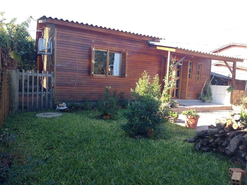 Casa à venda com 2 quartos, 70m² - Foto 1