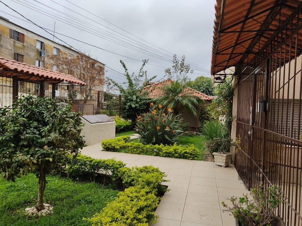 Apartamento à venda com 46m² no bairro Restinga em Porto Alegre