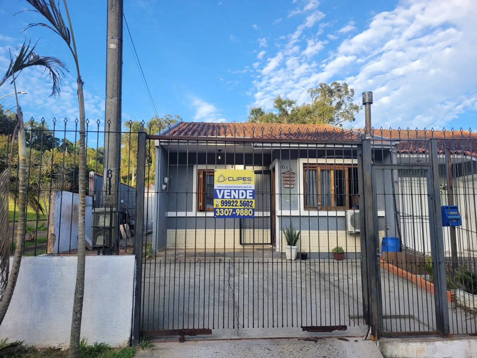 Casa, 2 dormitórios no bairro Hípica em Porto Alegre para Comprar