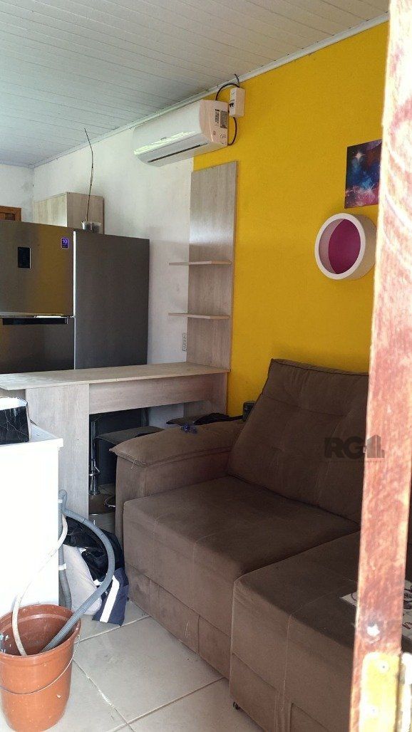 Casa à venda com 2 quartos, 60m² - Foto 2
