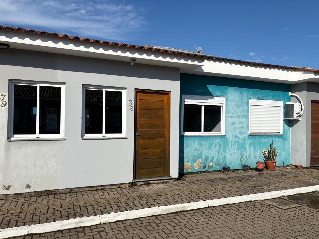 Casa de Condomínio, 2 dormitórios no bairro Ponta Grossa em Porto Alegre para Comprar