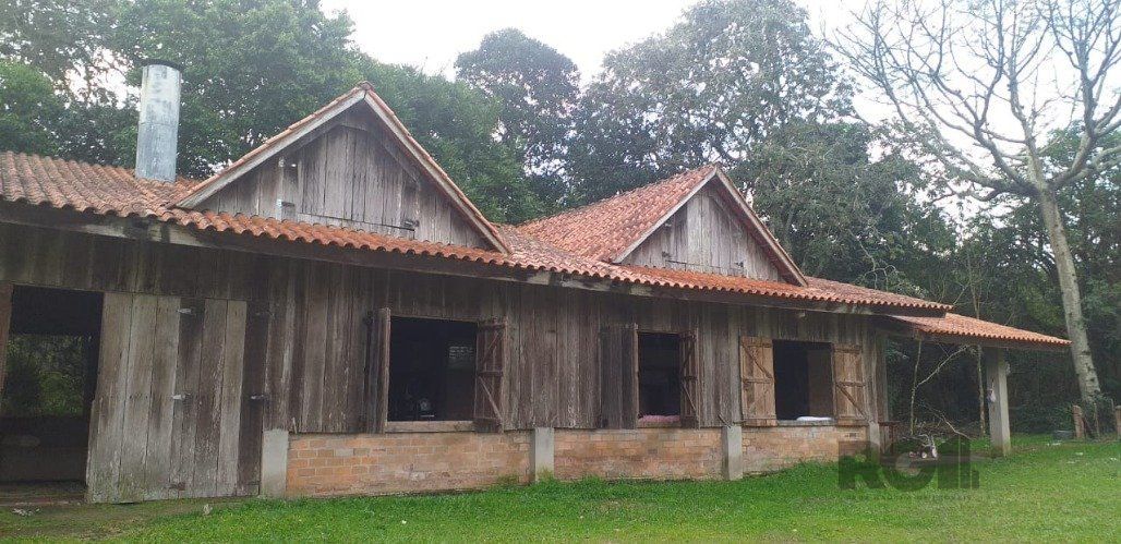 Sítio à venda com 3 quartos, 249m² - Foto 1