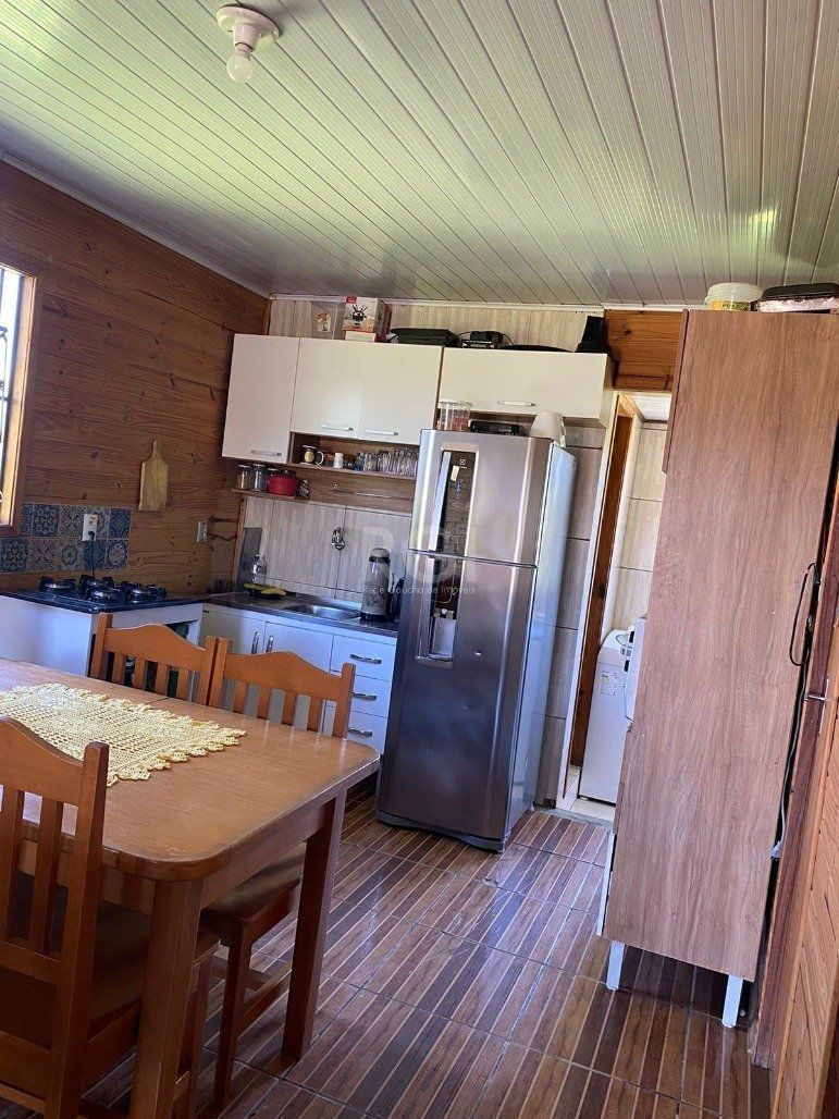 Casa à venda com 2 quartos, 47m² - Foto 4