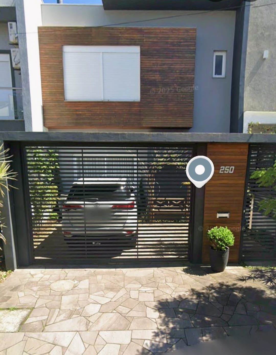 Casa 3 dormitórios no bairro Hípica