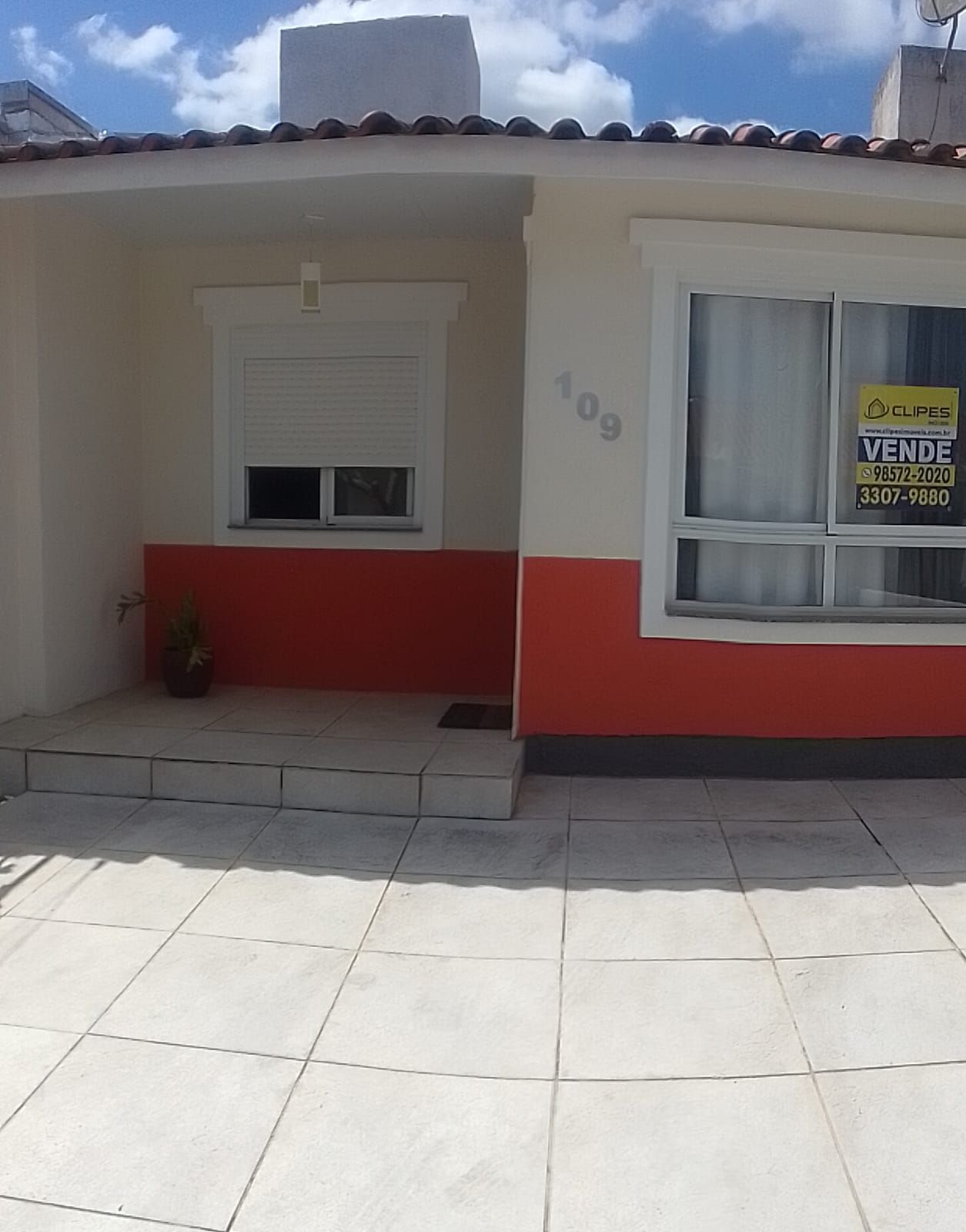 Casa 2 dormitórios no bairro Hípica