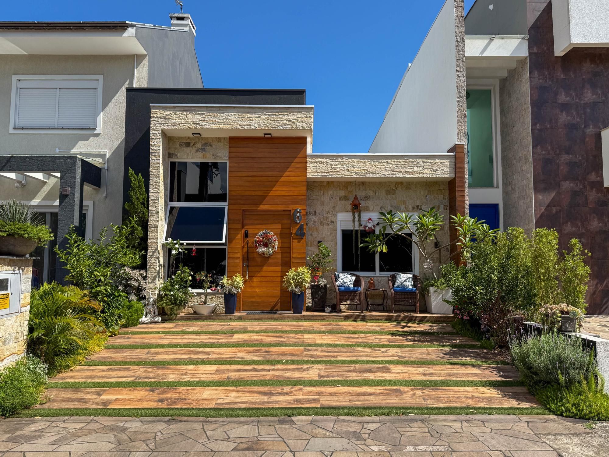 Casa de Condomínio 3 dormitórios no bairro Hípica