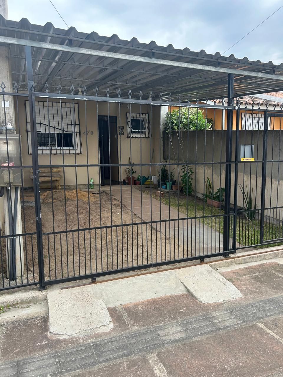 Casa 2 dormitórios no bairro Restinga