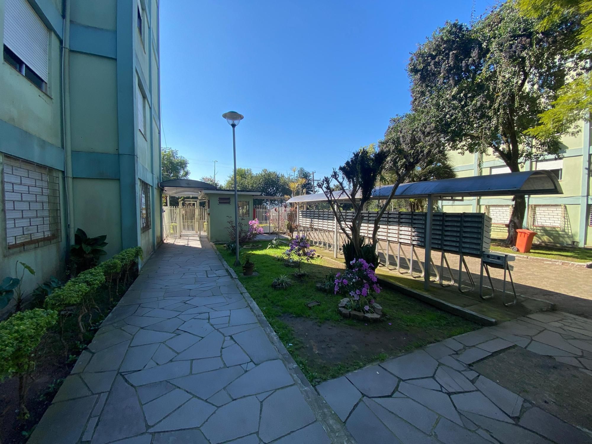 Apartamento à venda com 35m², 1 quarto, 1 vaga no bairro Camaquã em Porto Alegre