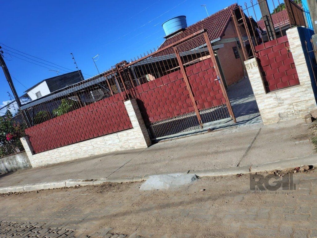 Casa à venda com 3 quartos, 301m² - Foto 1