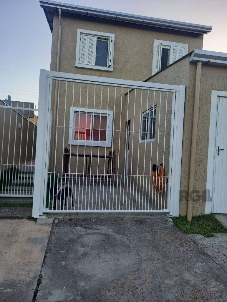 Casa 4 Dormitório(s) Bairro Hípica