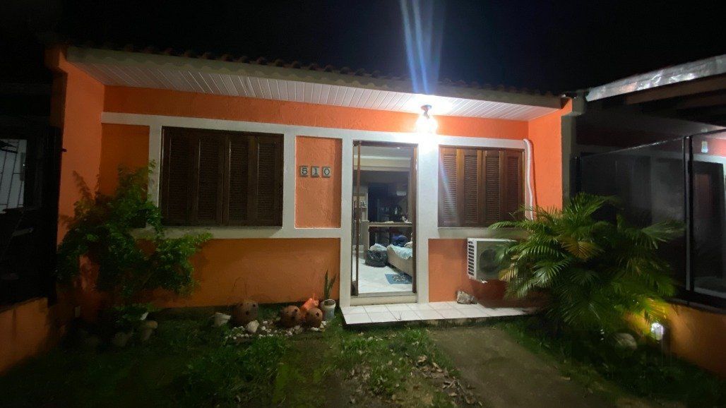 Casa à venda com 57m², 2 quartos, 1 vaga no bairro Hípica em Porto Alegre