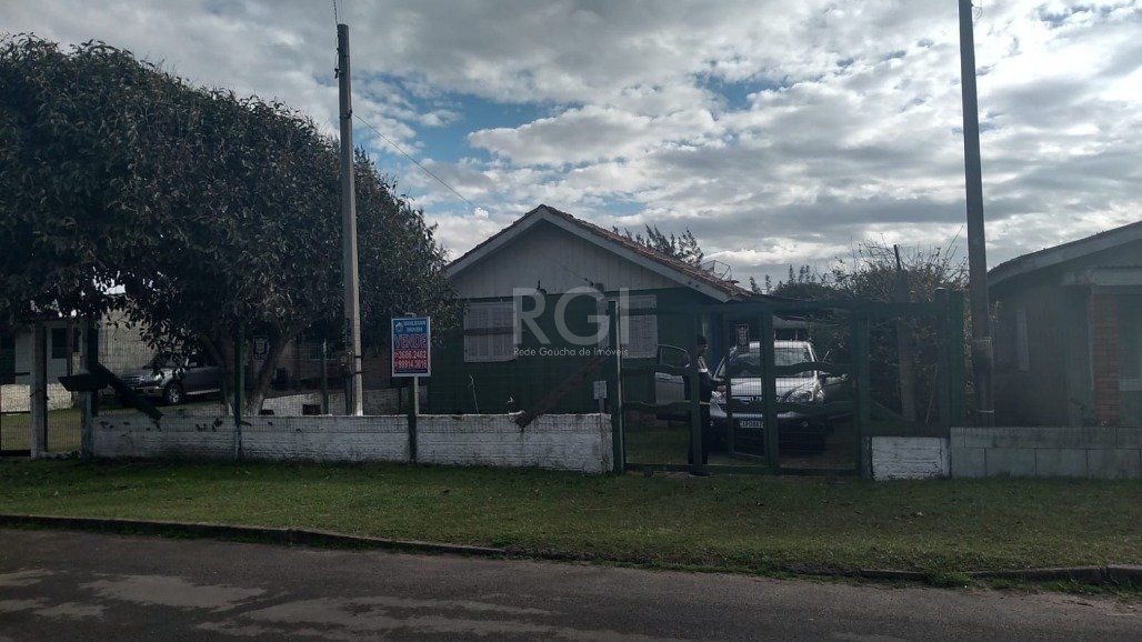 Casa para Venda - 150m², 2 dormitórios, Balneario Magisterio