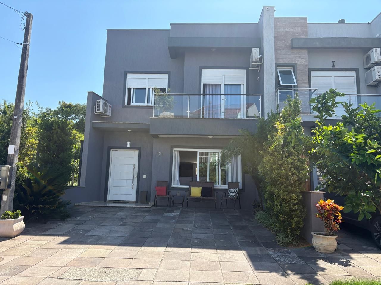 Casa 3 dormitórios no bairro Hípica