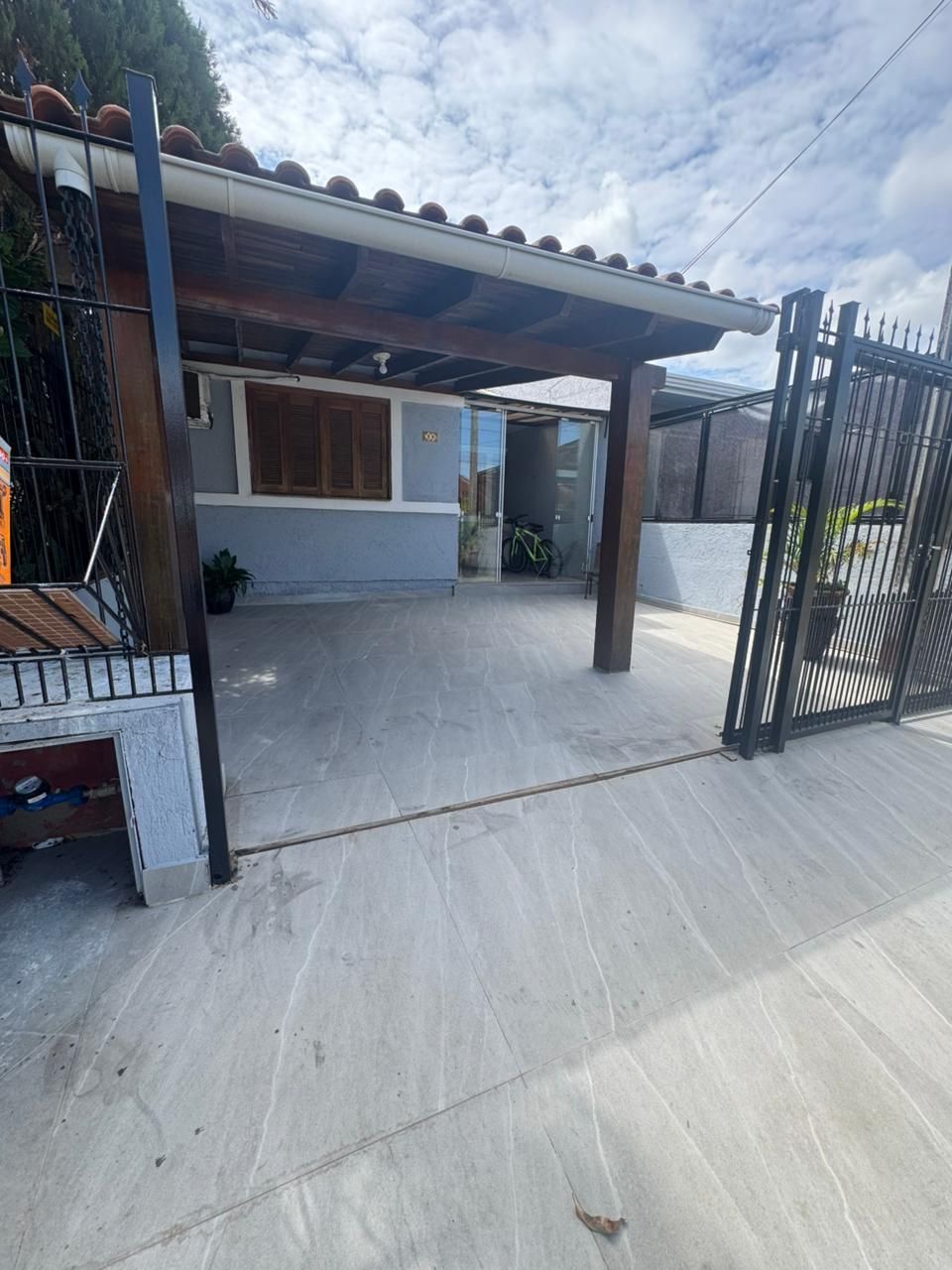 Casa com 89m², 4 dormitórios no bairro Hípica em Porto Alegre para Comprar