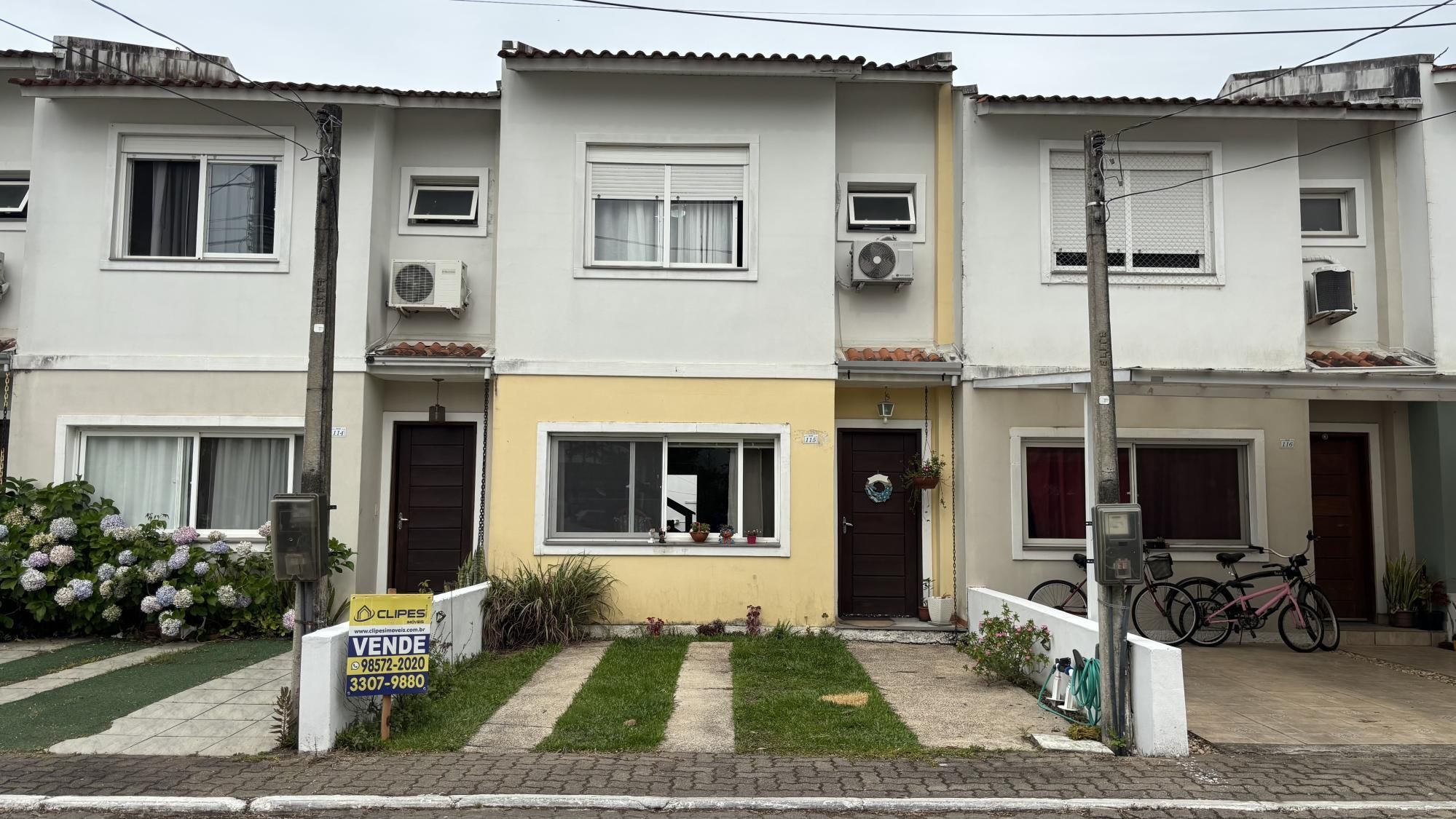 Casa de Condomínio 3 dormitórios no bairro Hípica