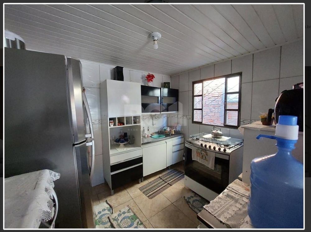 Casa 2 dormitórios no bairro Hípica