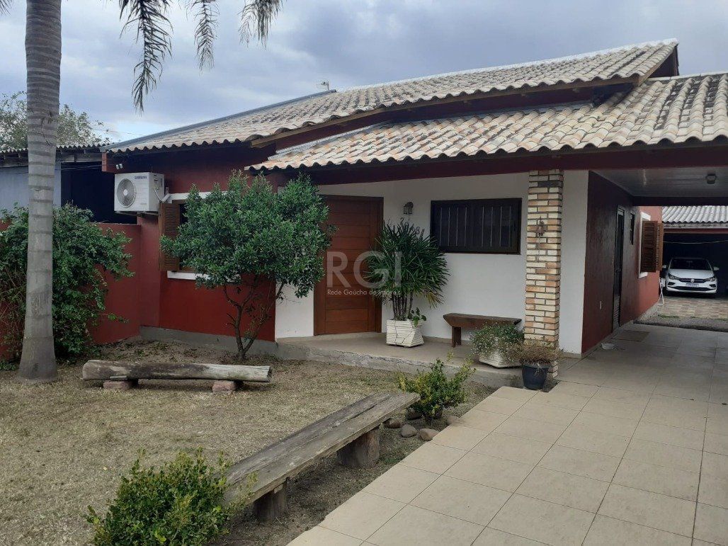 Casa à venda com 3 quartos, 161m² - Foto 1