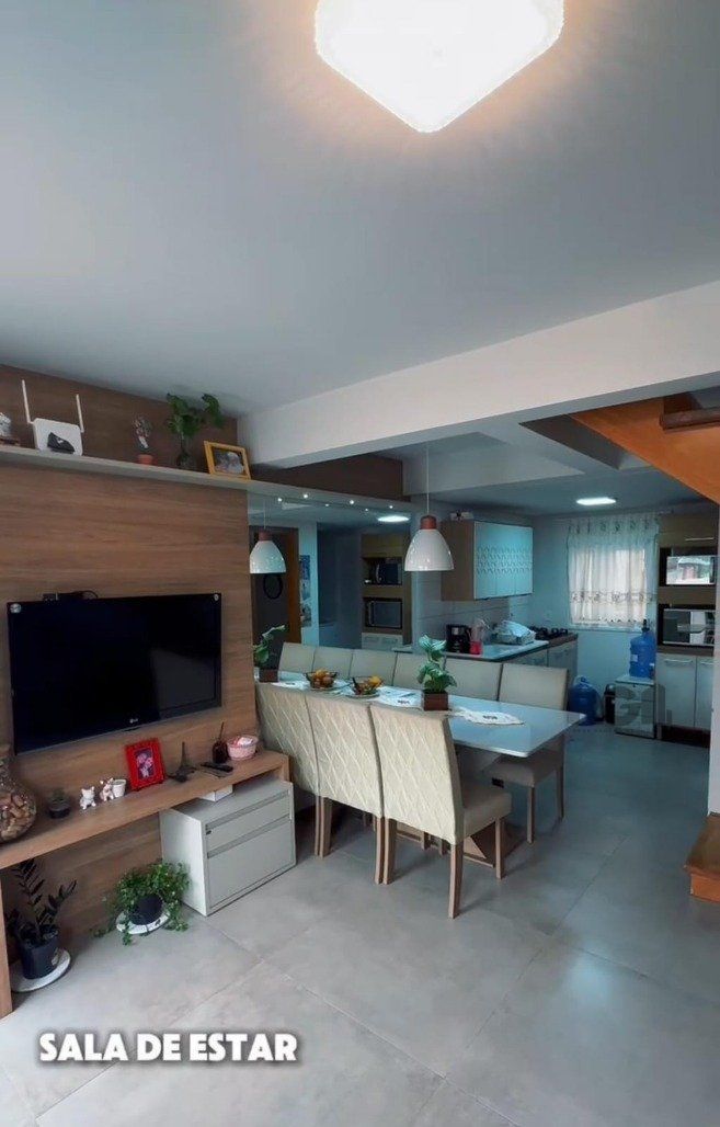 Sobrado à venda com 2 quartos, 54m² - Foto 1