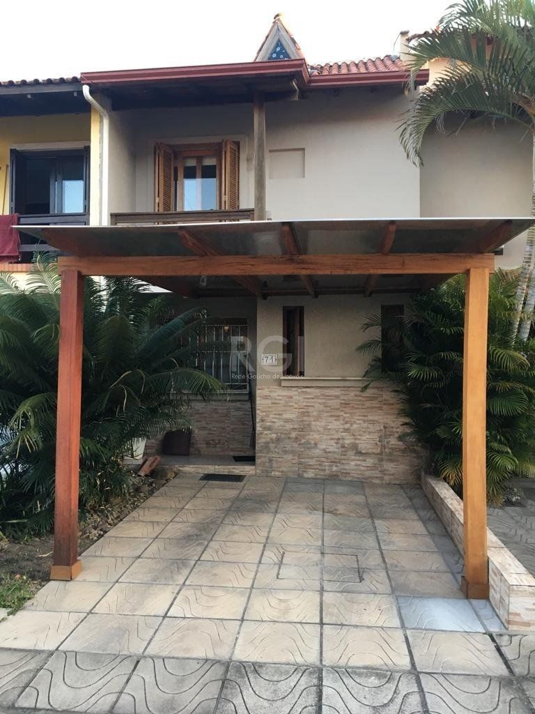 Sobrado à venda com 72m², 2 quartos, 1 suíte no bairro Hípica em Porto Alegre