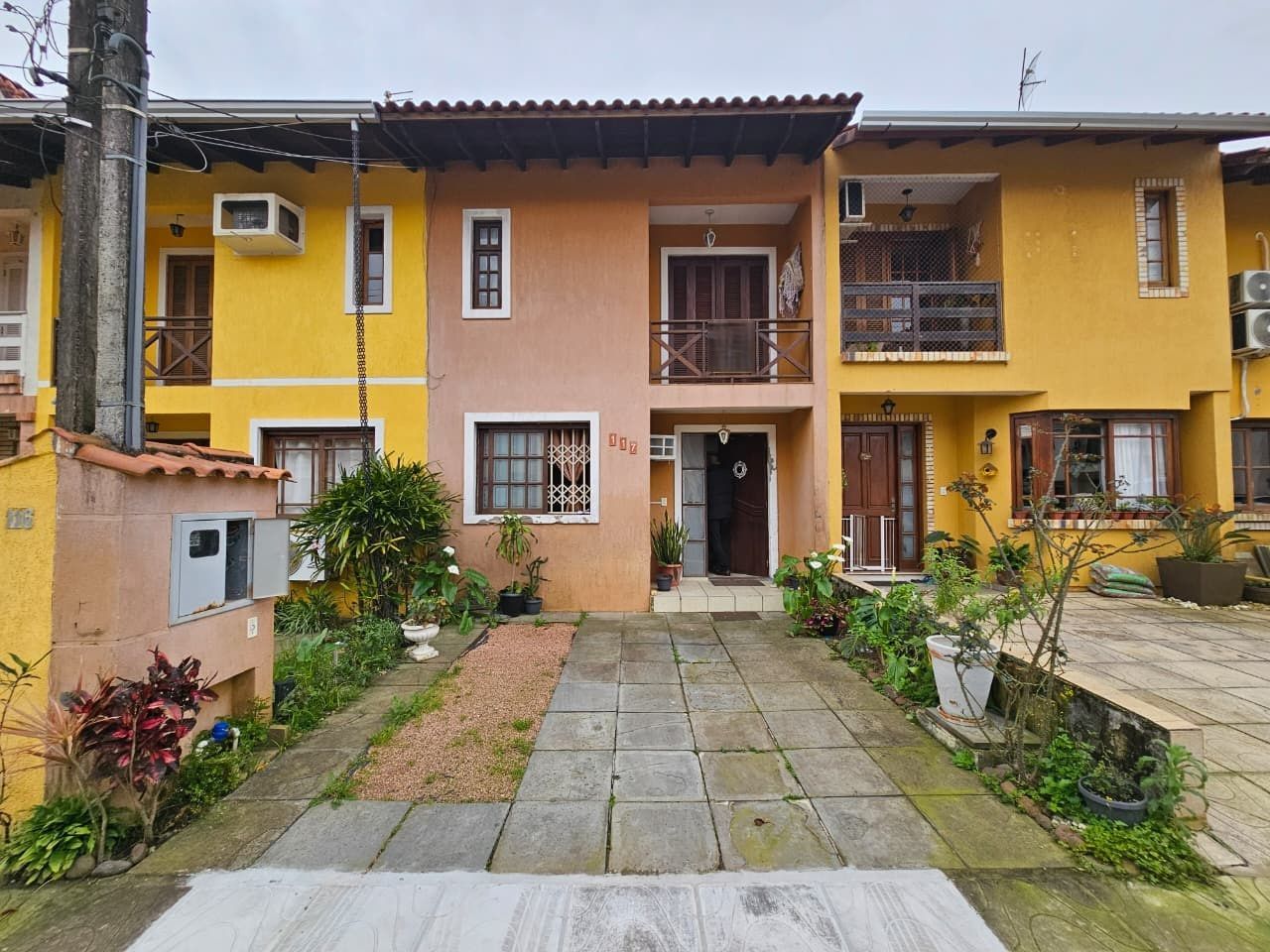 Casa 2 dormitórios no bairro Hípica