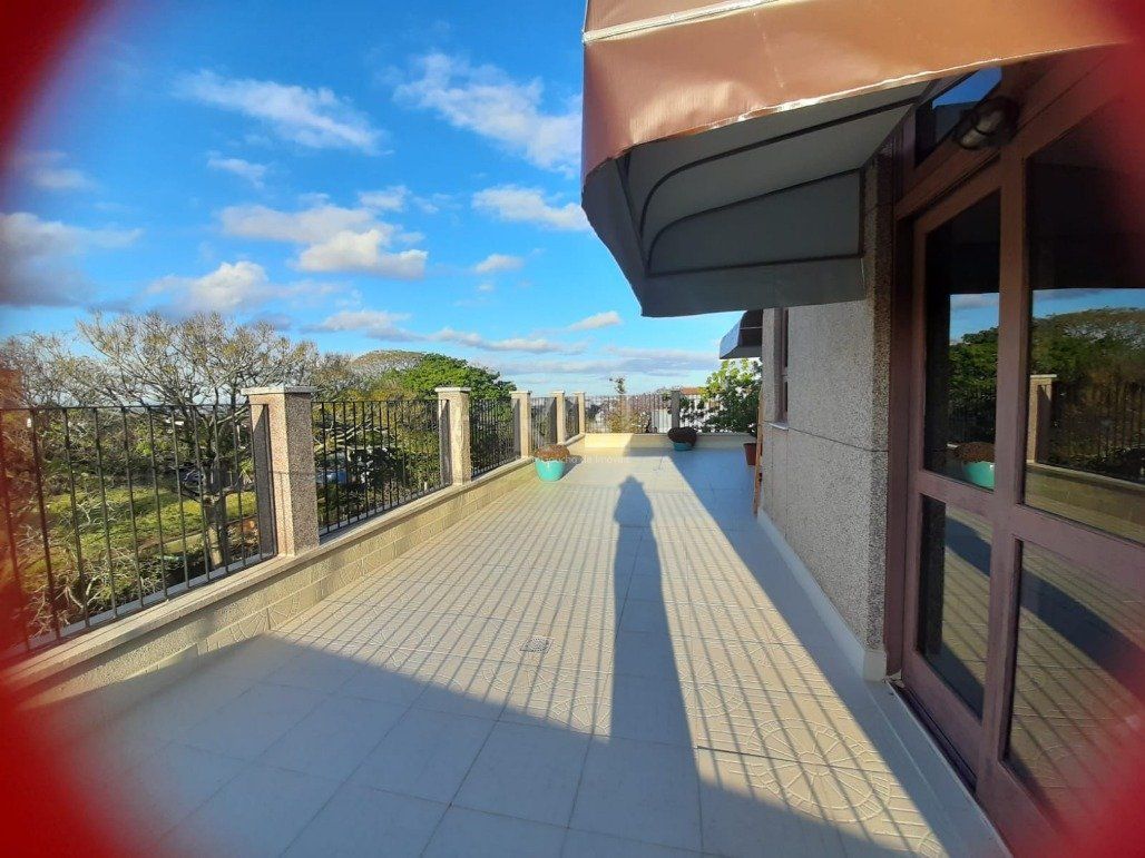 Cobertura à venda com 3 quartos, 250m² - Foto 1
