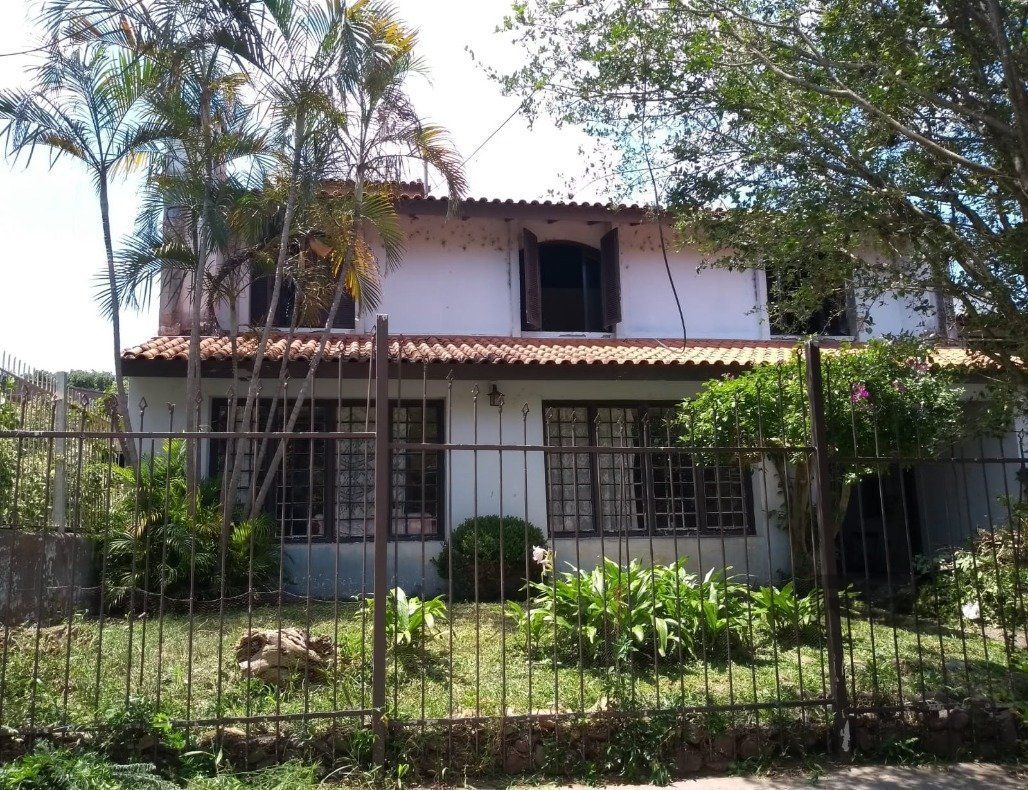 Casa 4 Dormitório(s) Bairro Pedra Redonda