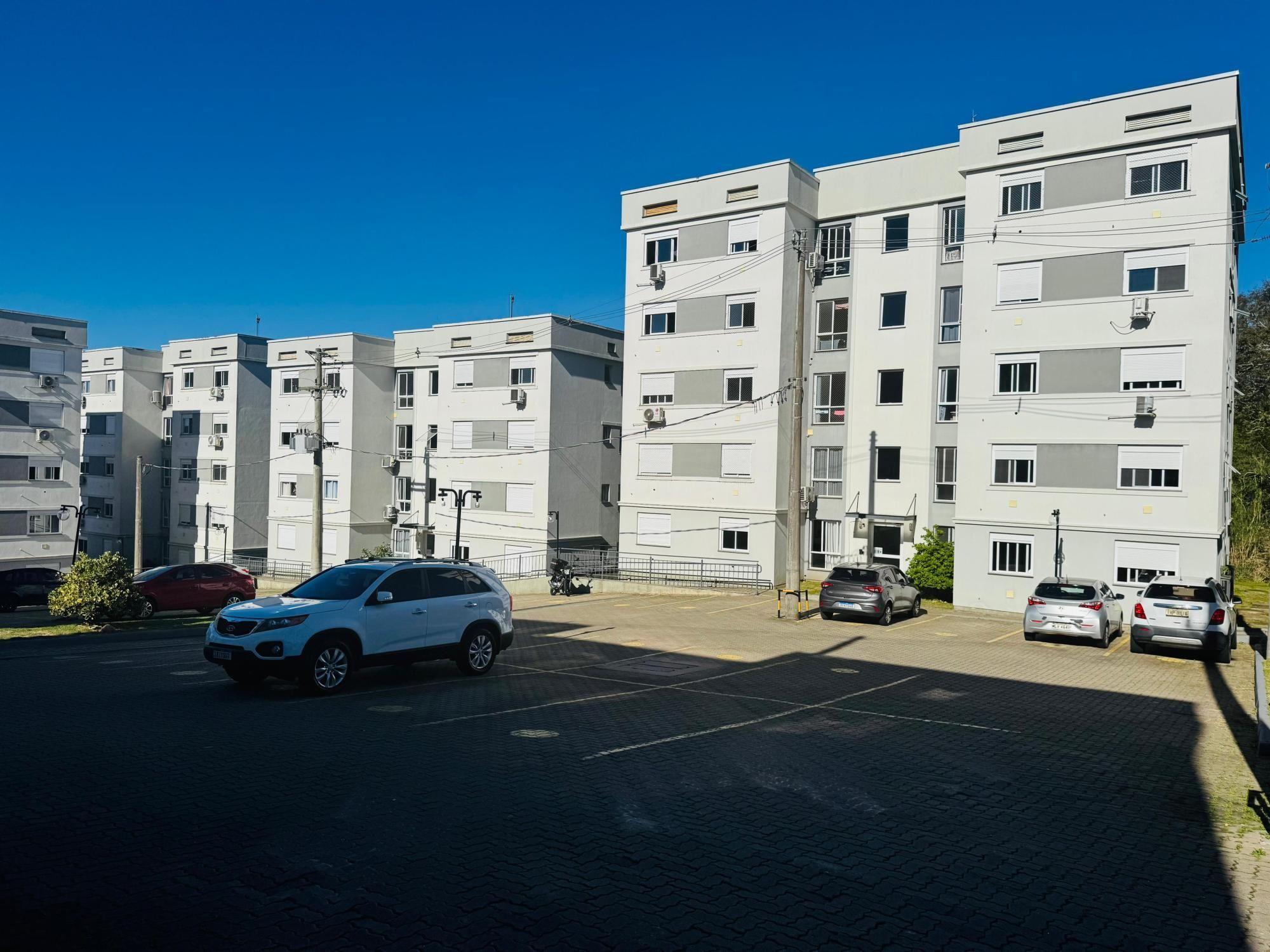 Apartamento 2 dormitórios no bairro Lomba do Pinheiro