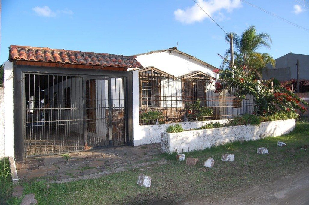 Casa 2 Dormitório(s) Bairro Ponta Grossa
