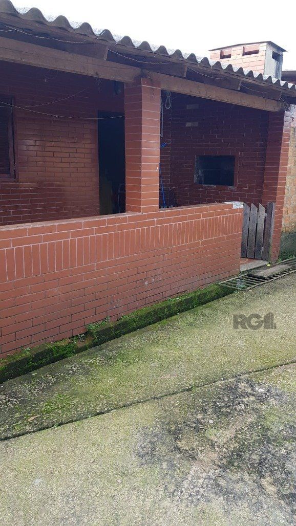 Casa 2 Dormitório(s) Bairro Restinga