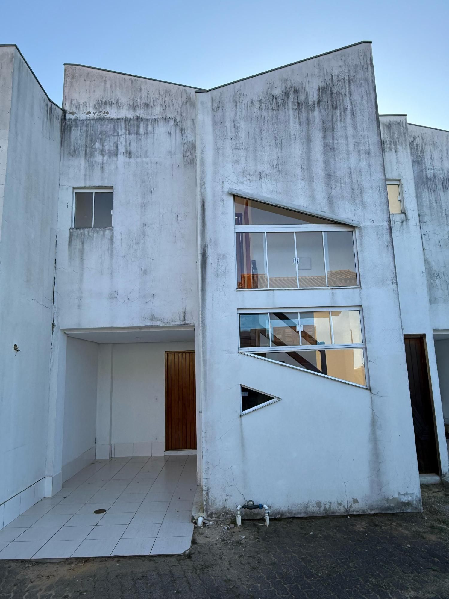 Sobrado à venda com 2 quartos, 1m² - Foto 1