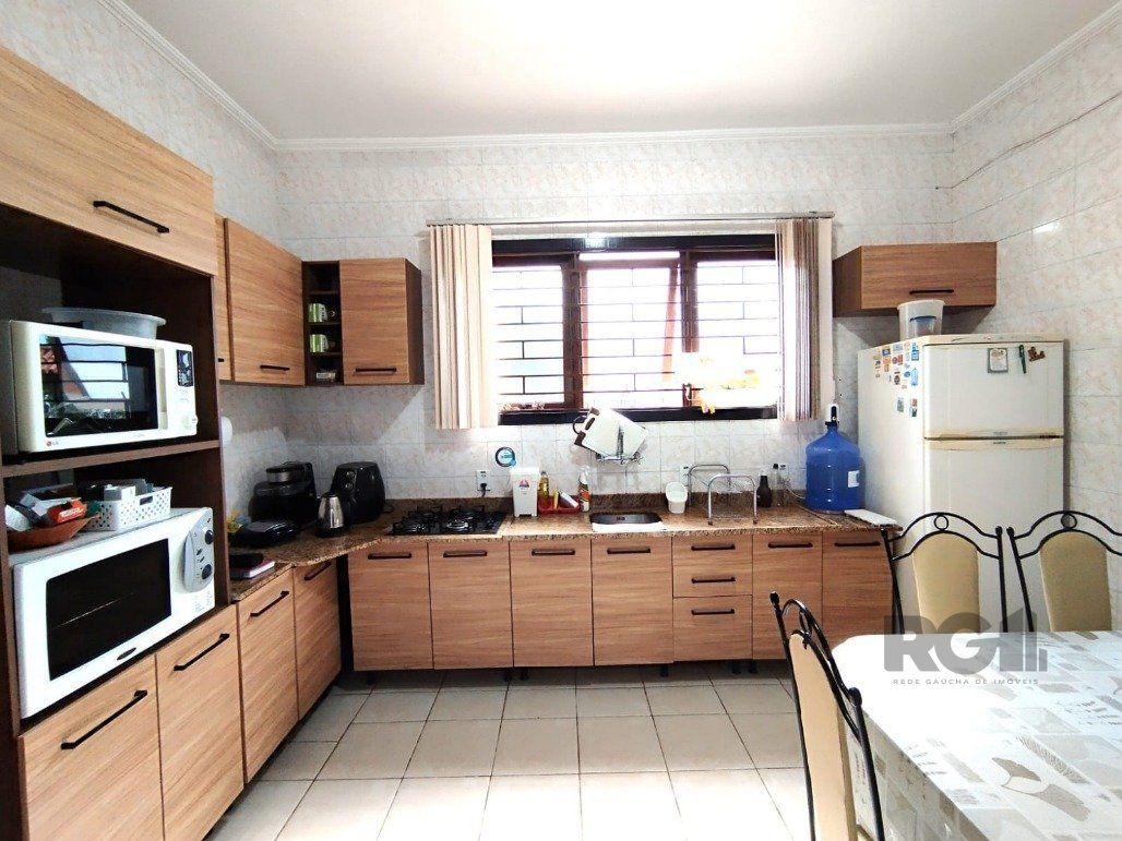 Casa à venda com 3 quartos, 232m² - Foto 11