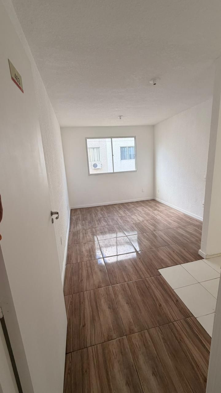 Apartamento, 2 dormitórios no bairro Restinga em Porto Alegre para Comprar