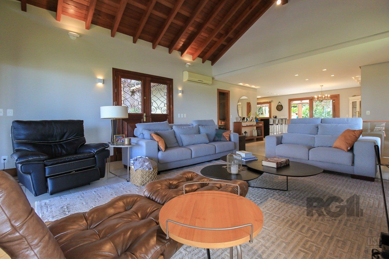 Casa de Condomínio à venda com 3 quartos, 248m² - Foto 3