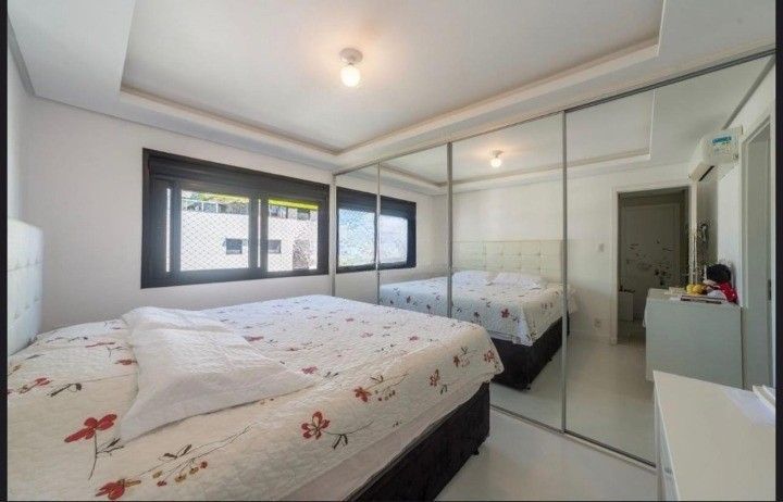Apartamento de alto padrão com 3 dormitórios e 2 vagas no bairro Tristeza — foto 5