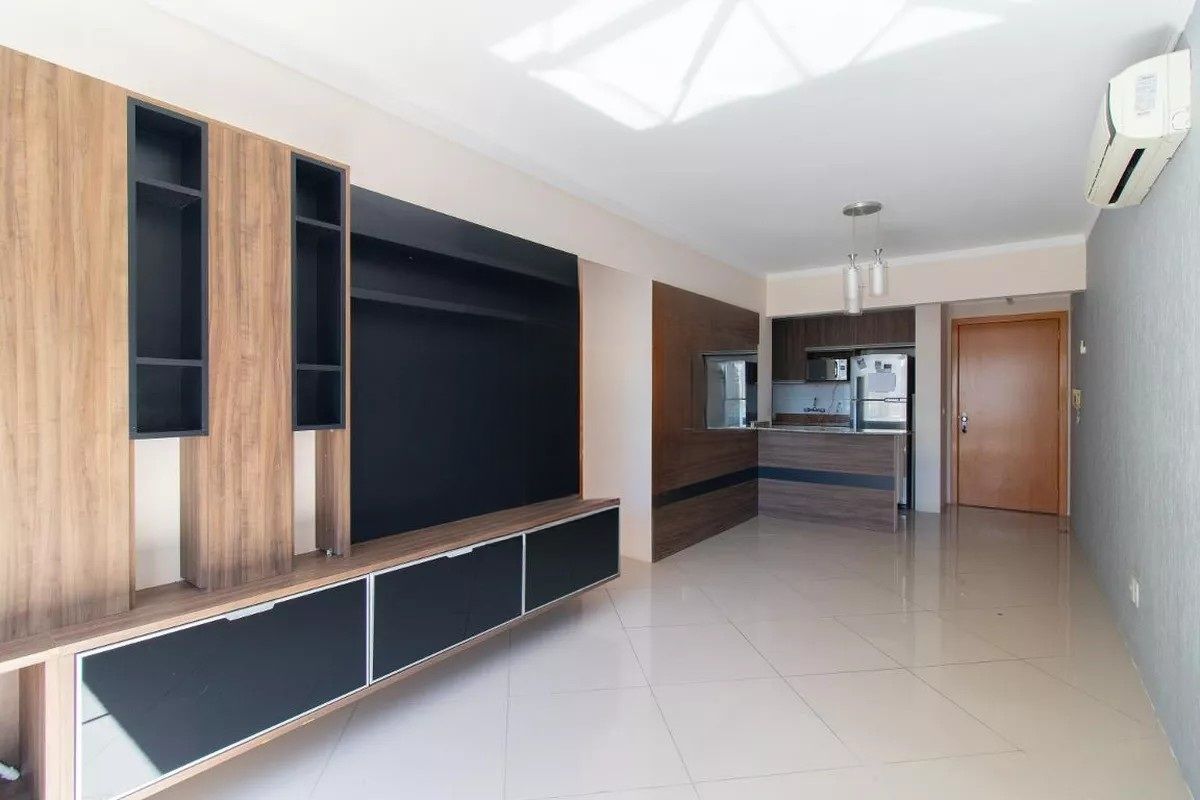 Apartamento à venda com 57m², 2 quartos no bairro Cavalhada em Porto Alegre